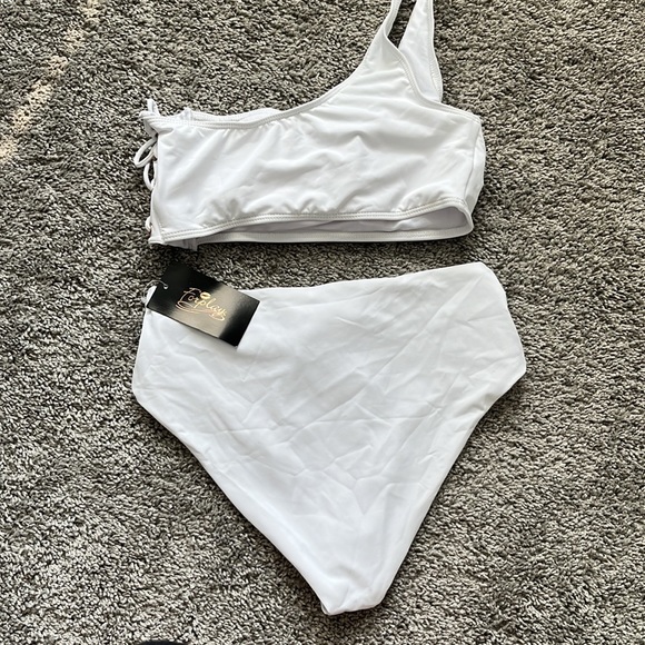 White one shoulder two piece bathing suit - Picture 6 of 8